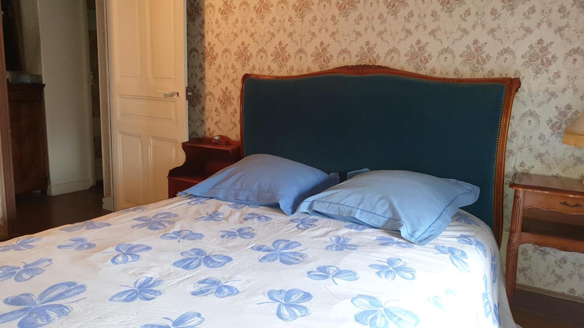 Les Chambres Chez David Riom Bagian luar foto